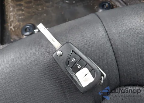 2020 Toyota Camry Le z USA, uszkodzony, nr VIN 4T1C11AK9LU996830